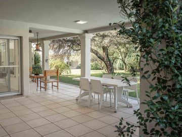 Casa en  Venta en Country El Bosque. 5 dormitorios.Pileta