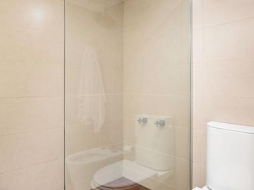 3 Ambientes en Zencity con terraza propia y 2 cocheras - venta con renta