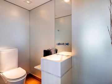 3 Ambientes en Zencity con terraza propia y 2 cocheras - venta con renta