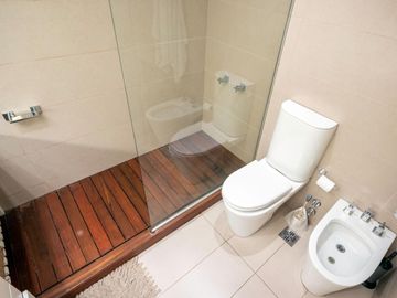 3 Ambientes en Zencity con terraza propia y 2 cocheras - venta con renta