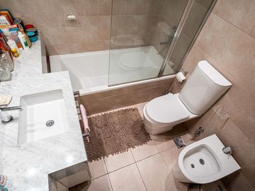 3 Ambientes en Zencity con terraza propia y 2 cocheras - venta con renta