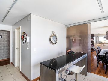 3 Ambientes en Zencity con terraza propia y 2 cocheras - venta con renta