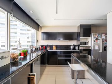 3 Ambientes en Zencity con terraza propia y 2 cocheras - venta con renta