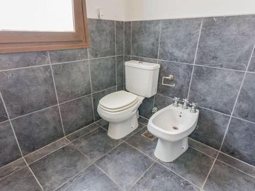 Venta Casa 4 dormitorios Pileta Country Golf Club Fisherton. Acepta permuta