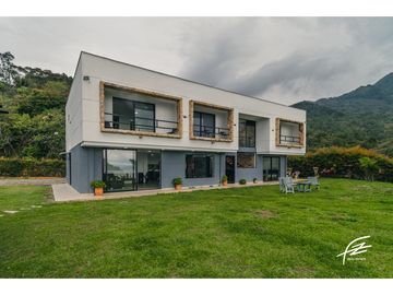 CASA CAMPESTRE EN NORTEAMÉRICA, ANTIOQUIA