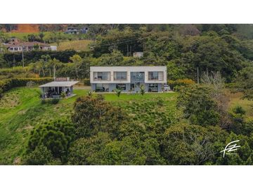 CASA CAMPESTRE EN NORTEAMÉRICA, ANTIOQUIA