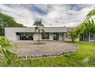 FINCA EN VENTA EN SANTA FE DE ANTIOQUIA, ANTIOQUIA