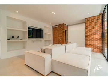 CASA CAMPESTRE EN VENTA EN SAN JERONIMO, ANTIOQUIA