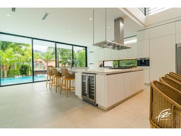 CASA CAMPESTRE EN VENTA EN SAN JERONIMO, ANTIOQUIA