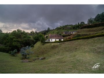 CASA CAMPESTRE EN VENTA EN EL RETIRO, ANTIOQUIA