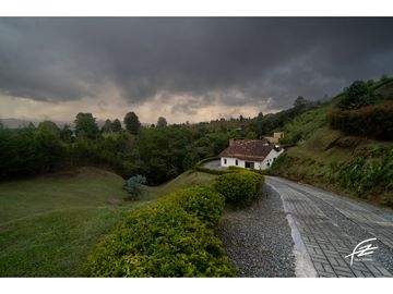 CASA CAMPESTRE EN VENTA EN EL RETIRO, ANTIOQUIA