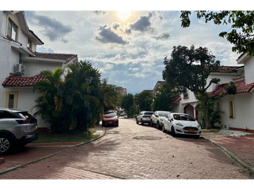 Casa en Conjunto en Venta en Ciudad Jardín Cali