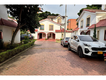 Casa en Conjunto en Venta en Ciudad Jardín Cali
