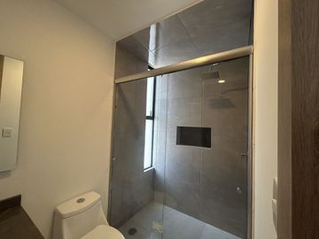 VENTA DE CASA EN FRACCIONAMIENTO EL SUSPIRO, ATRÁS DE PLAZA SAN DIEGO 4R