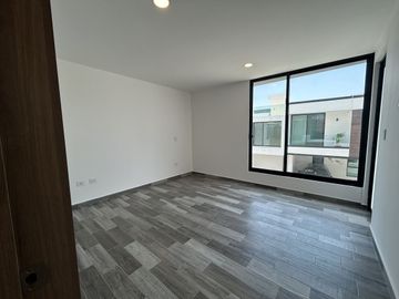 VENTA DE CASA EN FRACCIONAMIENTO EL SUSPIRO, ATRÁS DE PLAZA SAN DIEGO 4R