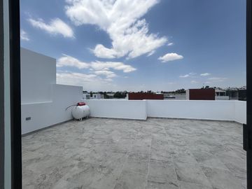 VENTA DE CASA EN FRACCIONAMIENTO EL SUSPIRO, ATRÁS DE PLAZA SAN DIEGO 4R