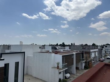VENTA DE CASA EN FRACCIONAMIENTO EL SUSPIRO, ATRÁS DE PLAZA SAN DIEGO 4R
