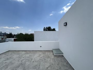 VENTA DE CASA EN FRACCIONAMIENTO EL SUSPIRO, ATRÁS DE PLAZA SAN DIEGO 4R
