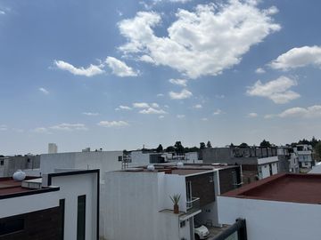 VENTA DE CASA EN FRACCIONAMIENTO EL SUSPIRO, ATRÁS DE PLAZA SAN DIEGO 4R