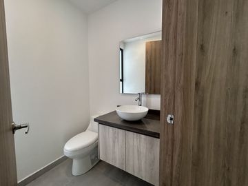 VENTA DE CASA EN FRACCIONAMIENTO EL SUSPIRO, ATRÁS DE PLAZA SAN DIEGO 4R