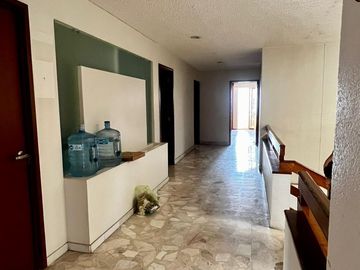 CASA EN VENTA EN LOMAS DE GUEVARA