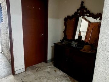 CASA EN VENTA EN LOMAS DE GUEVARA