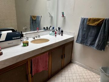 CASA EN VENTA EN LOMAS DE GUEVARA