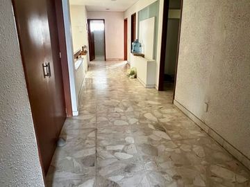 CASA EN VENTA EN LOMAS DE GUEVARA