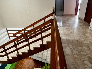 CASA EN VENTA EN LOMAS DE GUEVARA