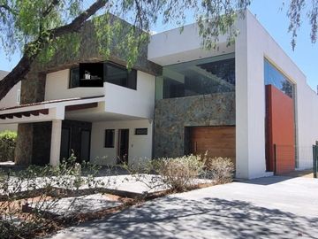 VENTA CASA EN BALVANERA COUNTRY CLUB CORREGIDORA QRO