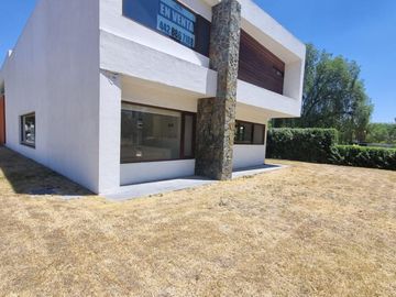 VENTA CASA EN BALVANERA COUNTRY CLUB CORREGIDORA QRO