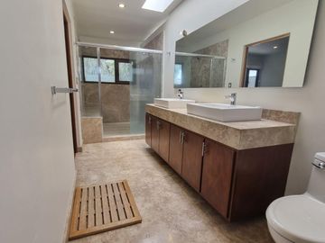 VENTA CASA EN BALVANERA COUNTRY CLUB CORREGIDORA QRO