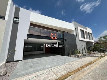CASA VENTA PARQUE CHIAPAS LOMAS DE ANGELOPOLIS PUEBLA