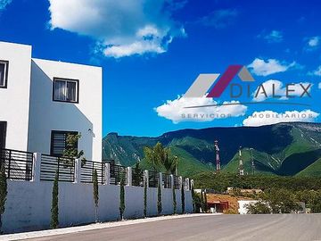 VENTA Casa Fracc. Alamosur CARRETERA NACIONAL en Santiago