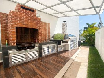 VENTA Casa Semiamueblada LAGOS DEL SOL C3227
