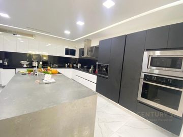 VENTA Casa Semiamueblada LAGOS DEL SOL C3227