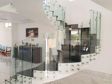 VENTA Casa Semiamueblada LAGOS DEL SOL C3227