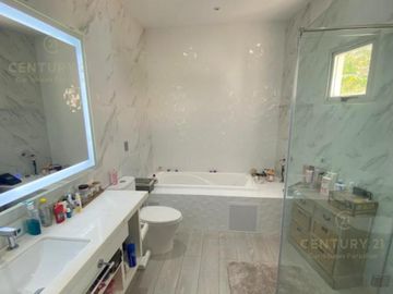 VENTA Casa Semiamueblada LAGOS DEL SOL C3227