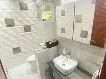 VENTA Casa Semiamueblada LAGOS DEL SOL C3227