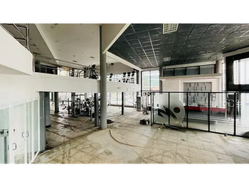 EN VENTA  LOCAL COMERCIAL 2730M EN EL DORADO DOS NIVELES