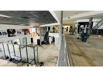 EN VENTA  LOCAL COMERCIAL 2730M EN EL DORADO DOS NIVELES