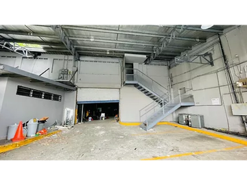 EN VENTA  LOCAL COMERCIAL 2730M EN EL DORADO DOS NIVELES
