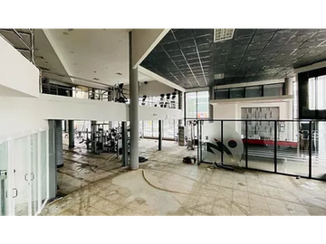 EN VENTA  LOCAL COMERCIAL 2730M EN EL DORADO DOS NIVELES