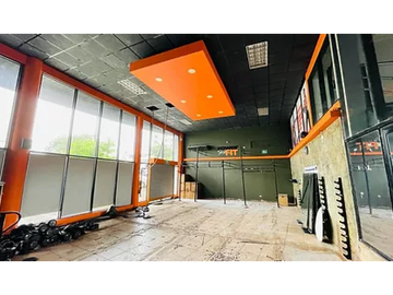 EN VENTA  LOCAL COMERCIAL 2730M EN EL DORADO DOS NIVELES