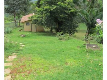 EN VENTA FABULOSA CASA EN CERRO AZUL CERCA HACIENDA COUNTRY CLUB