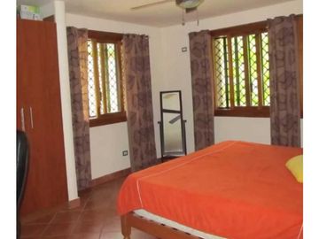 EN VENTA FABULOSA CASA EN CERRO AZUL CERCA HACIENDA COUNTRY CLUB