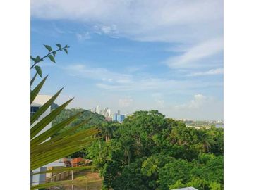 APARTAMENTO PENTHOUSE 300M2 EN AMADOR CON VISTA AL CANAL DE PANAMA