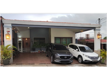 VENTA DE CASA EN COLINAS DEL GOLF