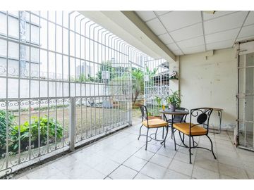 Casa Tipo Chalet en Hato Pintado - Con Patio Frente a TIGO -12 Octubre