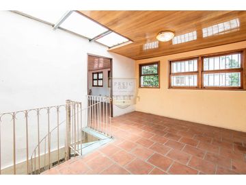 Casa Tipo Chalet en Hato Pintado - Con Patio Frente a TIGO -12 Octubre